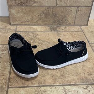 Hey Dude’s black and white